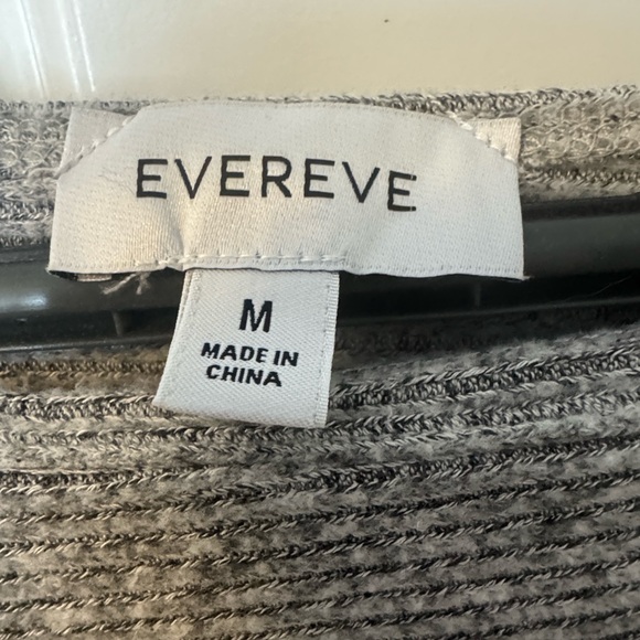 Evereve Gray Crew Neck Top - Picture 2 of 7